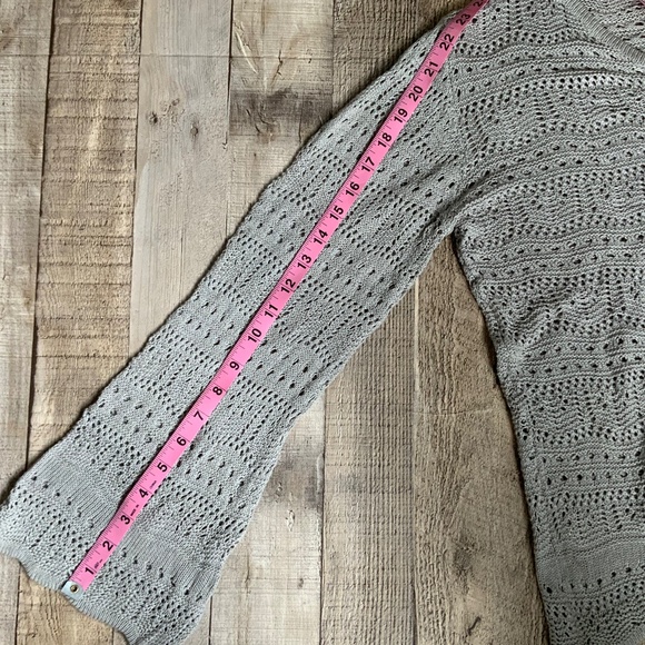Lightweight Silver Grey Pointelle Knit Drawstring Front V Neck Sweater SZ M - Picture 10 of 10